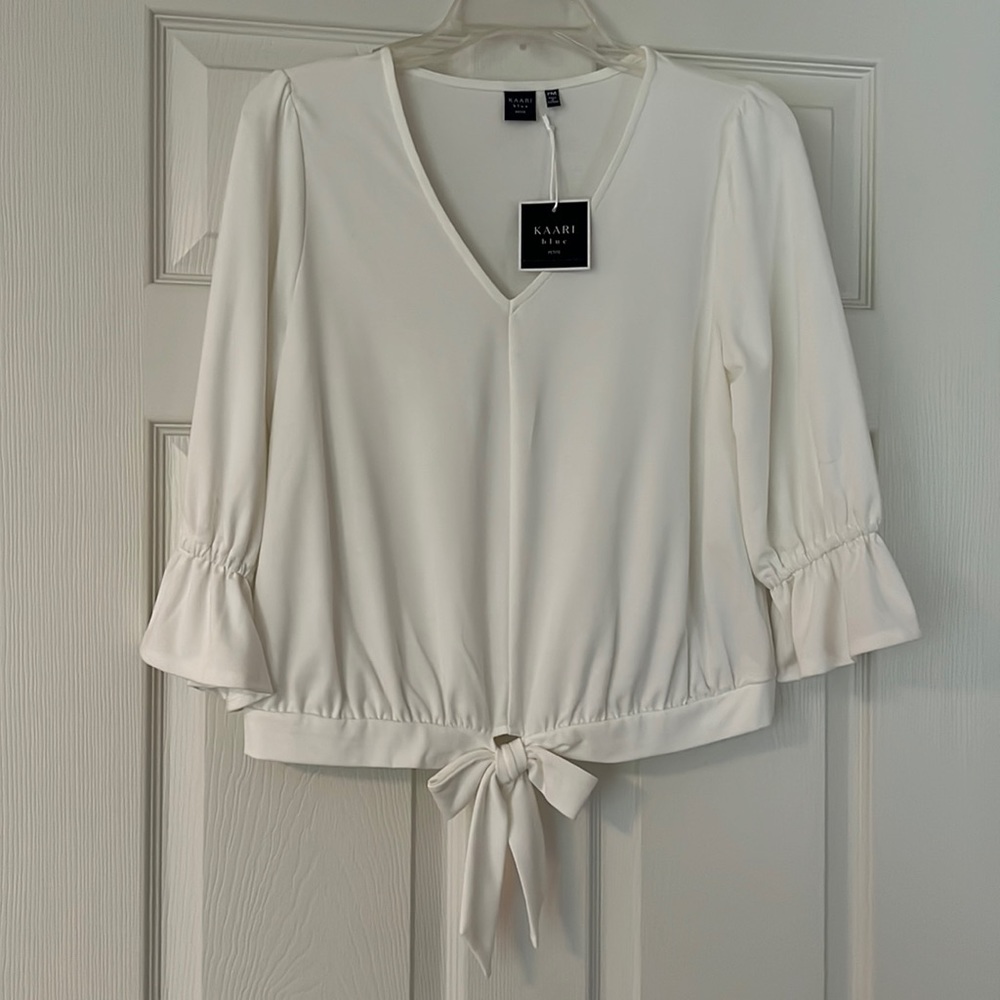 NWT Kaari Blue top💞